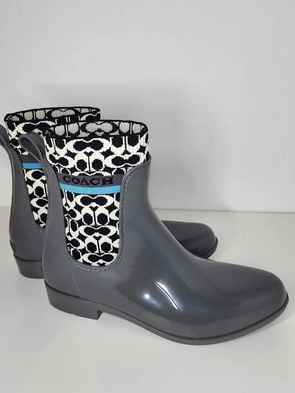 Coach Gray Chelsea Rain Ankle Boots with Signature Knit Collar Size 8